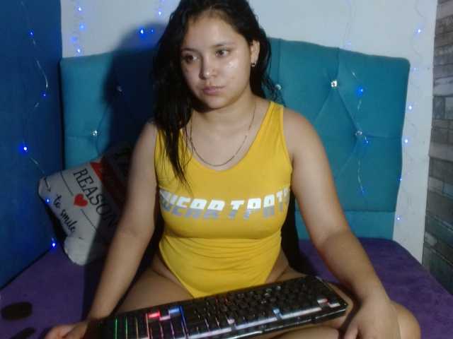 Yesamyn-Stone69's BongaCams show and profile