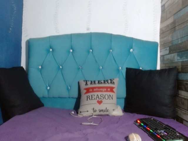 Yesamyn-Stone69's BongaCams show and profile