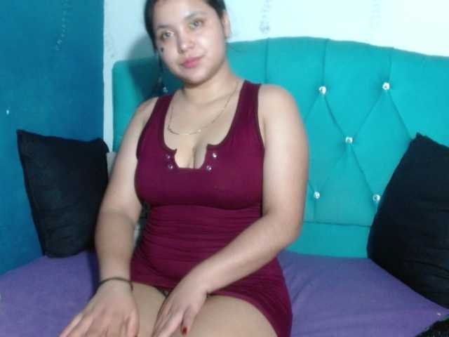Yesamyn-Stone69's BongaCams show and profile