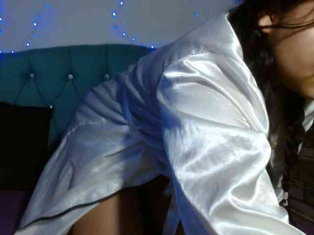 Yesamyn-Stone69 webcam