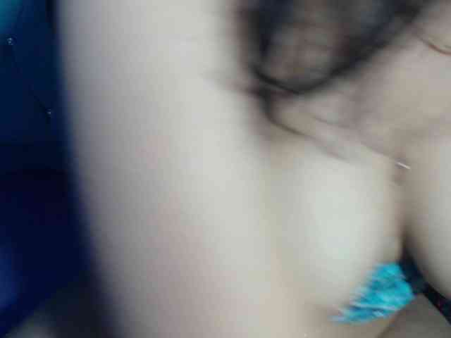 Yesamyn-Stone69 webcam