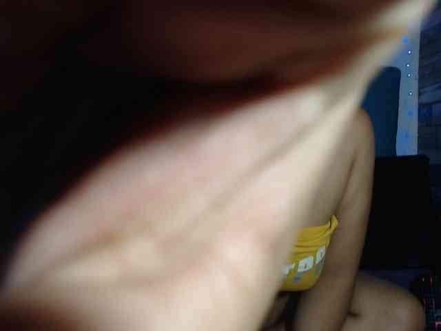 Yesamyn-Stone69 webcam