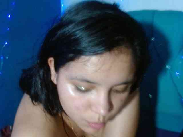 Yesamyn-Stone69 webcam