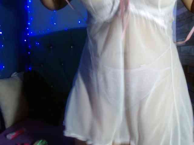 Yesamyn-Stone69 webcam