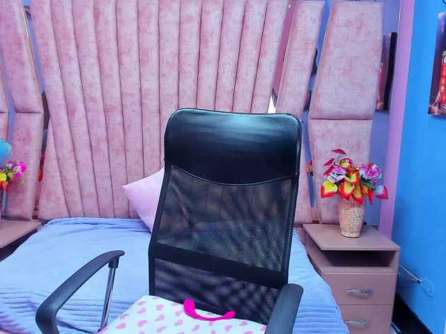 SarahSweett's BongaCams show and profile