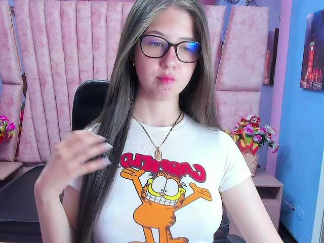 SarahSweett's BongaCams show and profile