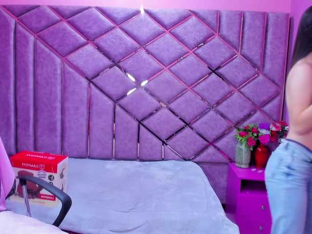 SarahSweett's BongaCams show and profile