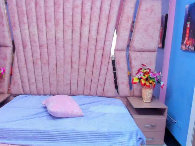 SarahSweett's BongaCams show and profile