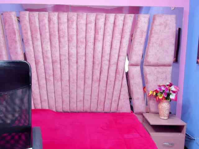 SarahSweett webcam