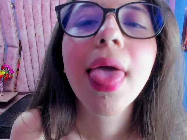 SarahSweett webcam