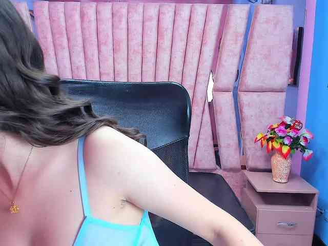 SarahSweett webcam