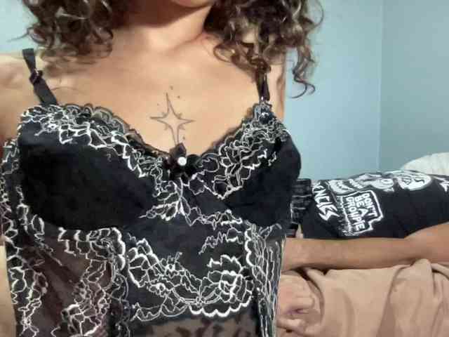 absolutehorror webcam