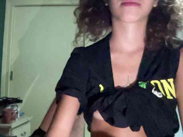 absolutehorror webcam