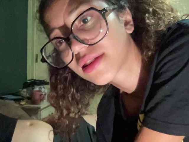 absolutehorror webcam