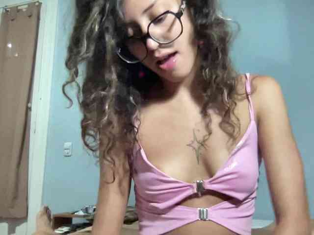 absolutehorror webcam