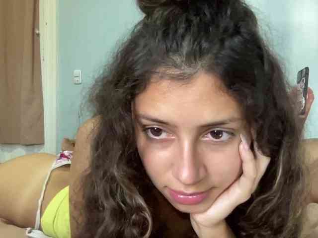 absolutehorror webcam