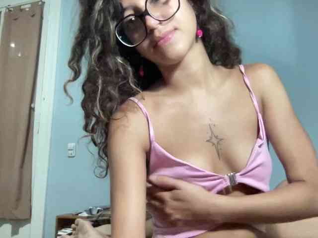 absolutehorror webcam