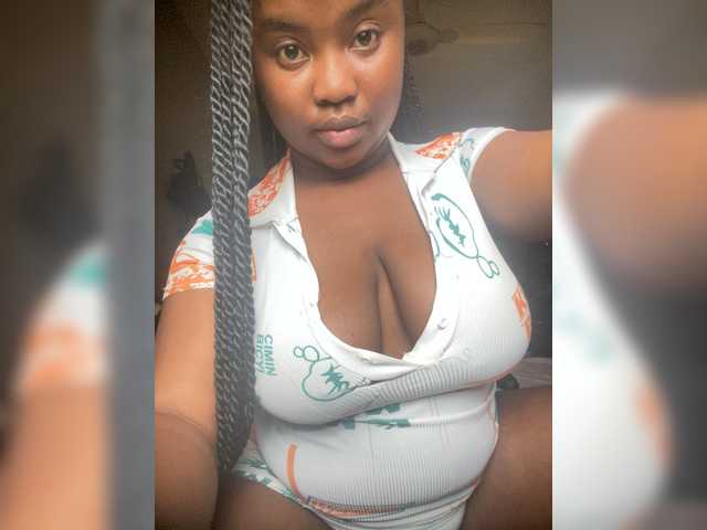 PrettyJade webcam