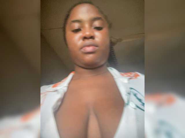 PrettyJade webcam