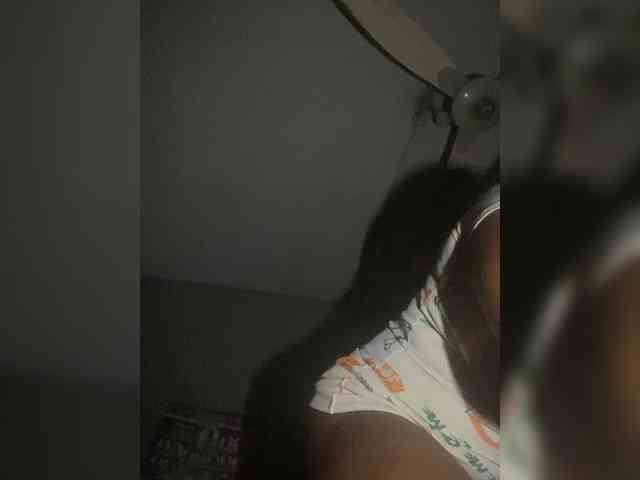 PrettyJade webcam
