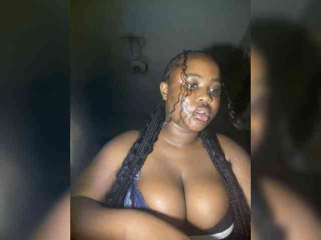 PrettyJade webcam