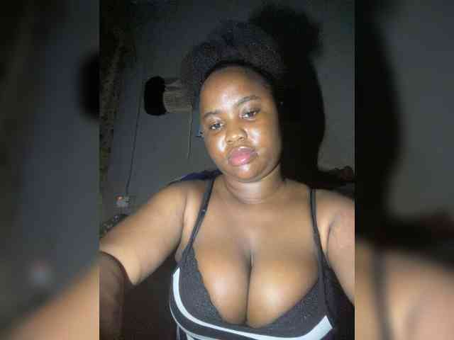 PrettyJade webcam