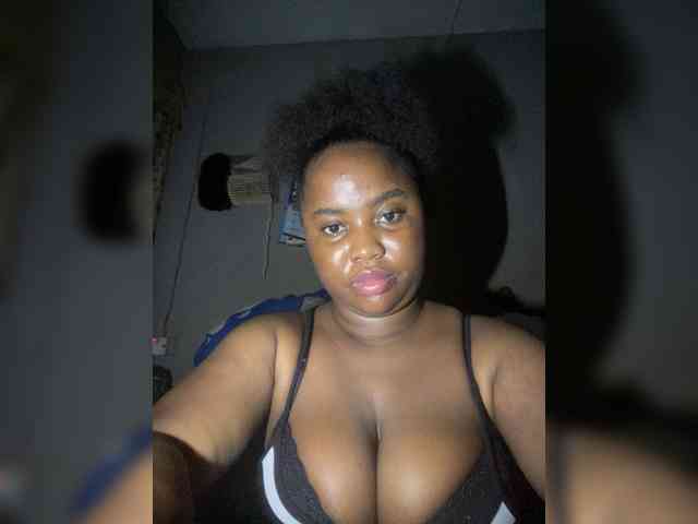 PrettyJade webcam