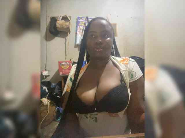 PrettyJade webcam