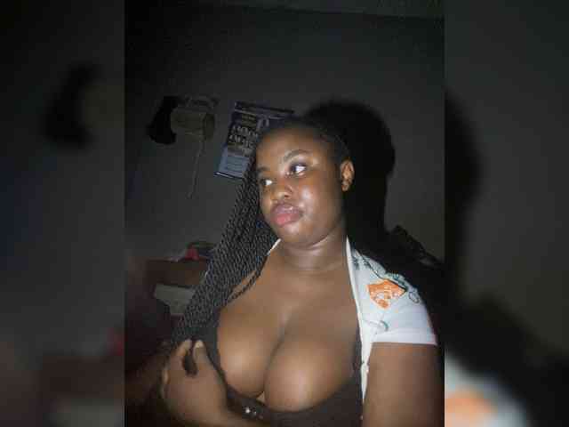PrettyJade webcam