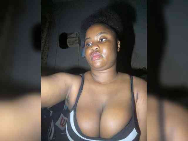 PrettyJade webcam