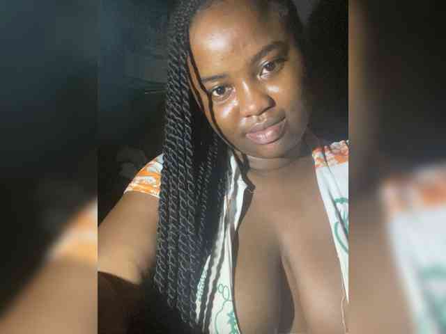 PrettyJade webcam
