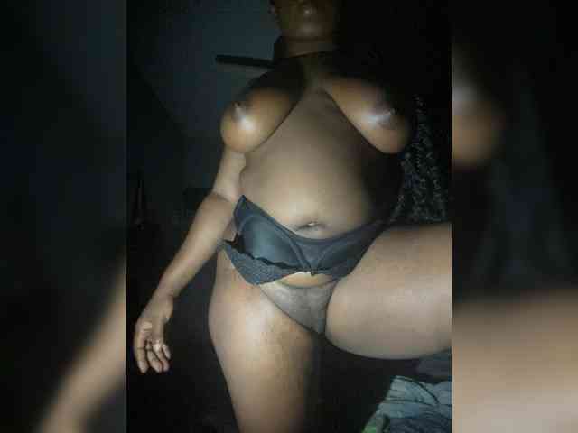 PrettyJade webcam
