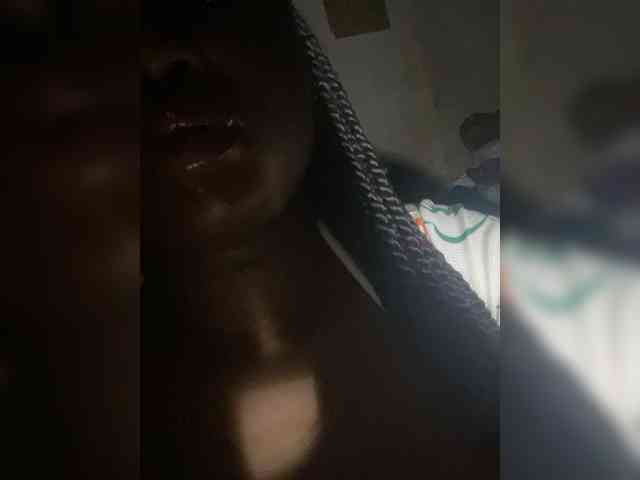 PrettyJade webcam