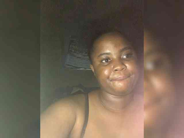 PrettyJade webcam
