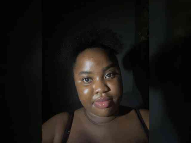 PrettyJade webcam