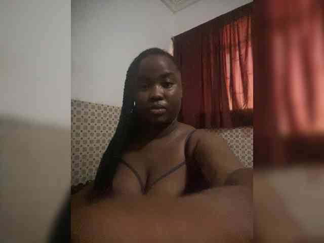 PrettyJade webcam