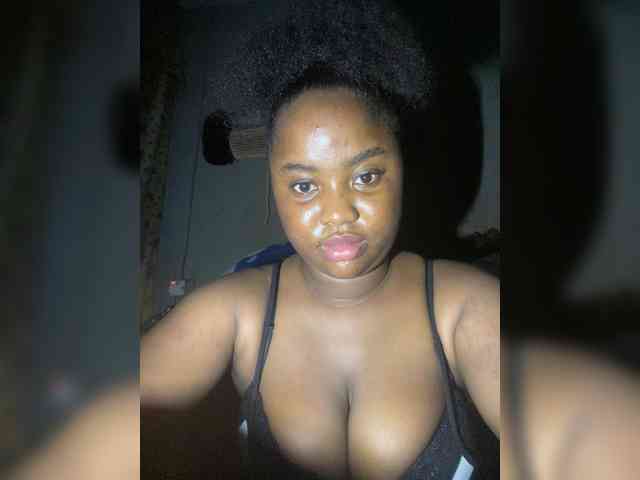 PrettyJade webcam
