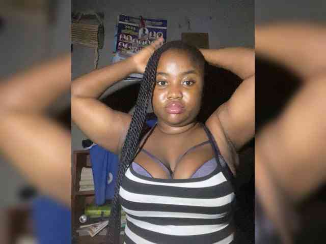 PrettyJade webcam