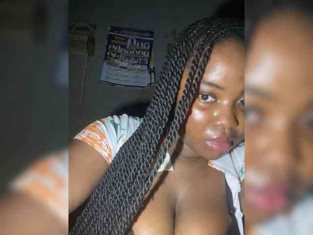 PrettyJade webcam