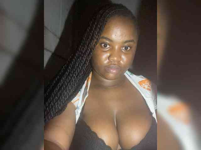 PrettyJade webcam