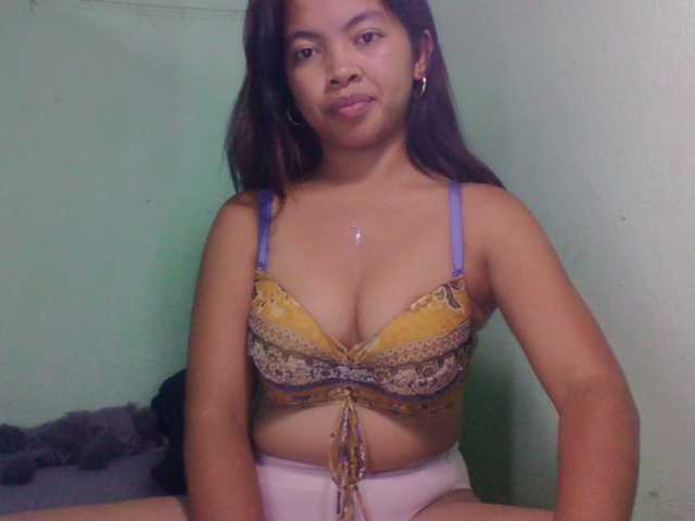 le modèle RIKEZ est en webcam porno dans un show sur le site bongacams, il possède les tags suivants: Asian,Brunette,Hairy