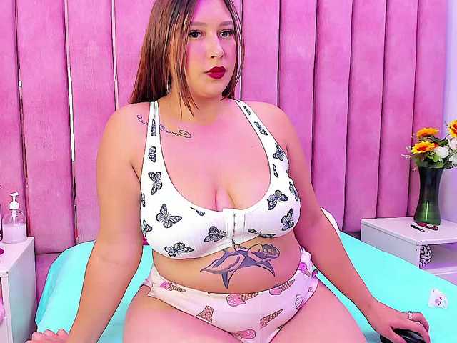 DulceeCherry's BongaCams show and profile