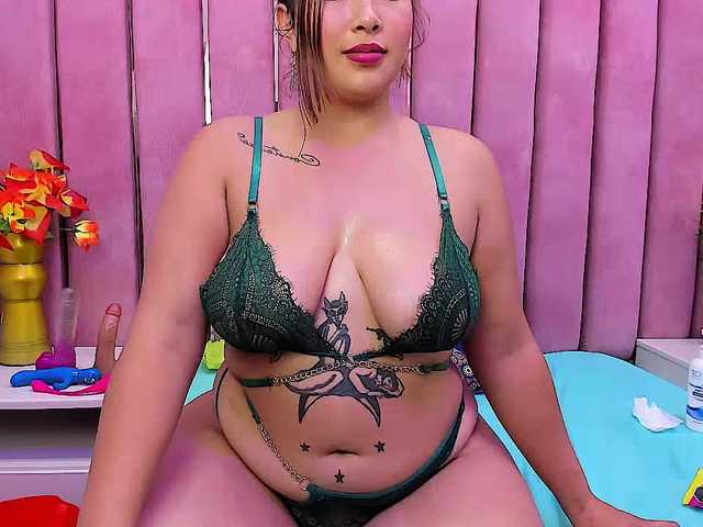 DulceeCherry's BongaCams show and profile