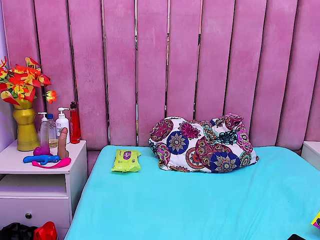 DulceeCherry's BongaCams show and profile