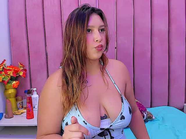 DulceeCherry's BongaCams show and profile