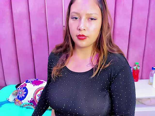 DulceeCherry's BongaCams show and profile