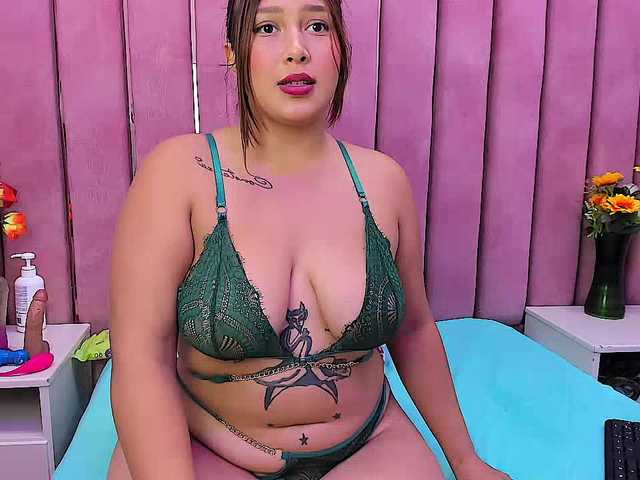 DulceeCherry's BongaCams show and profile