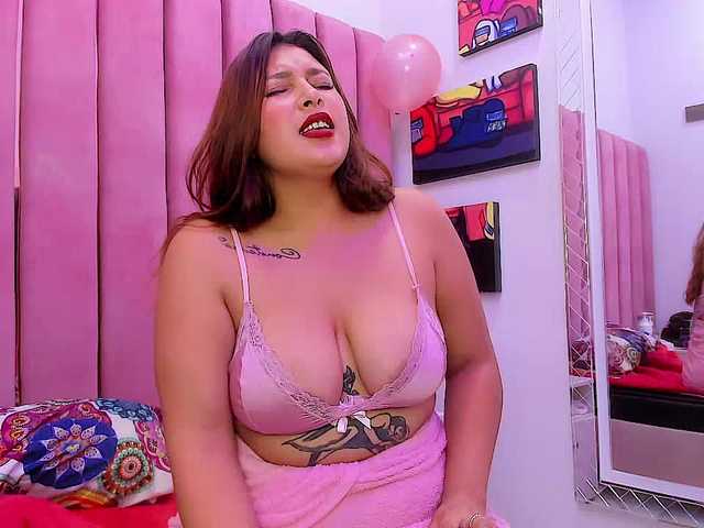 DulceeCherry's BongaCams show and profile