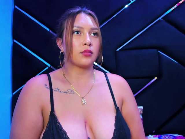 DulceeCherry's BongaCams show and profile