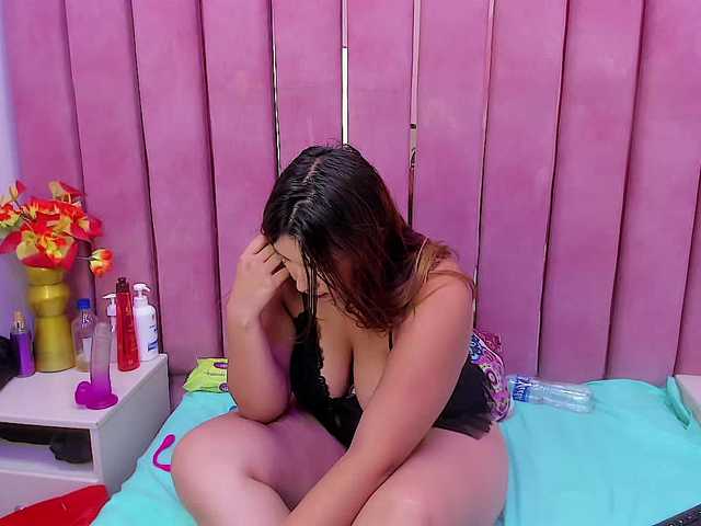 DulceeCherry's BongaCams show and profile